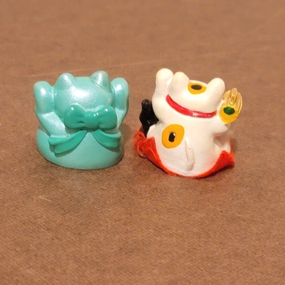 Maneki-neko Lucky Cat Mini Figures - Picture 4 of 11